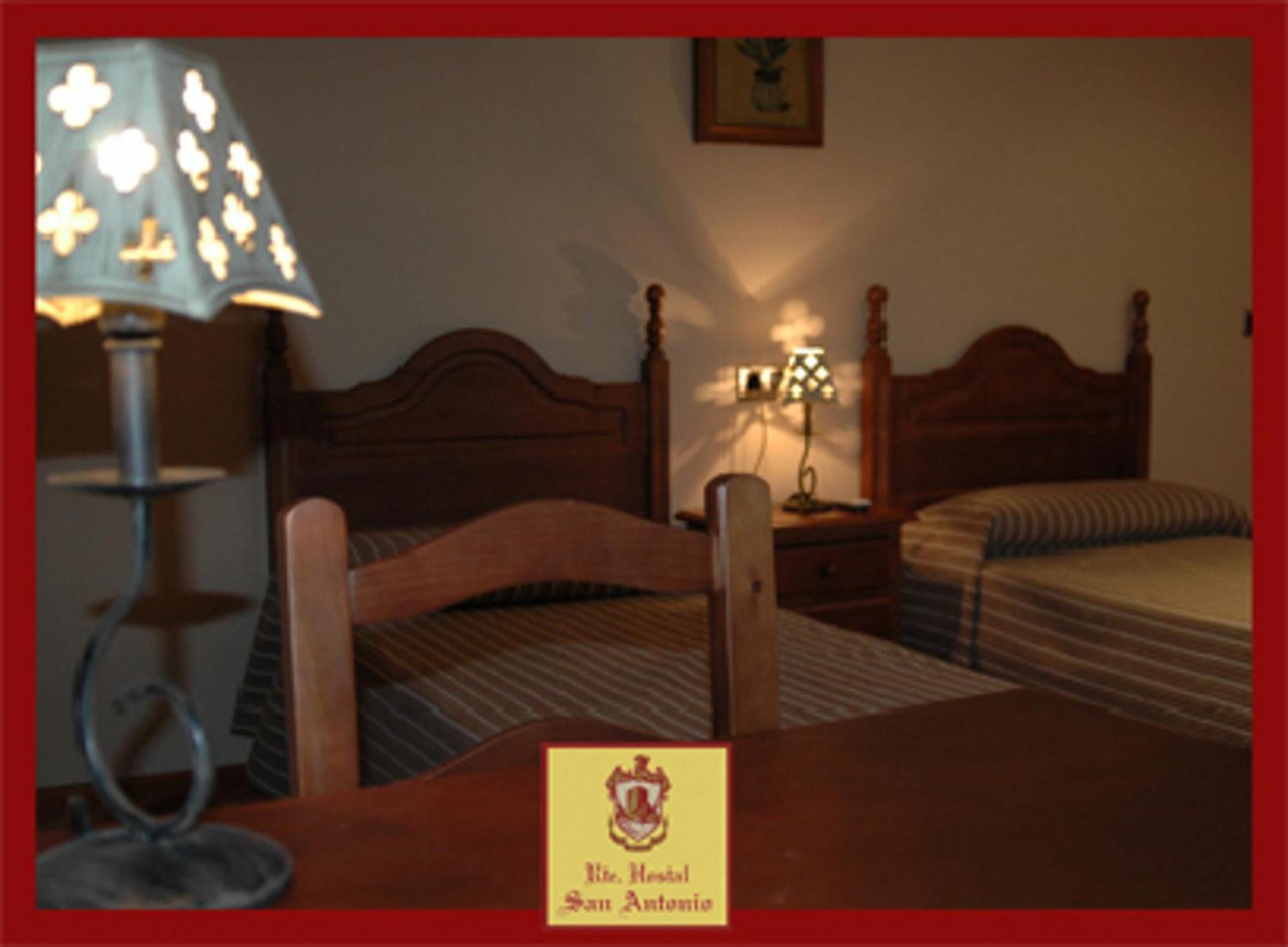 Hostal San Antonio Iscar Bagian luar foto